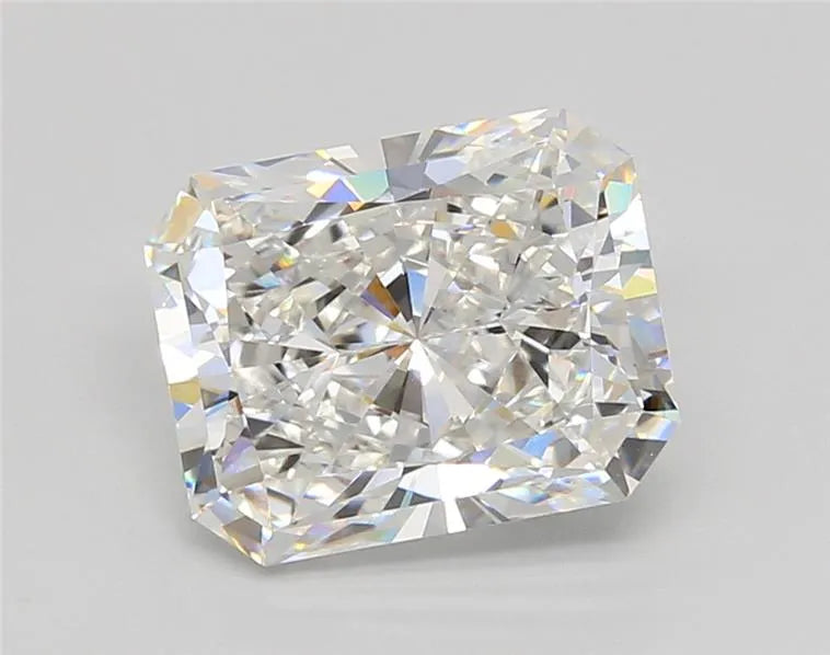 3.72ct Radiant Lab Grown Diamond (Colour E, Clarity VVS2, IGI Certified)