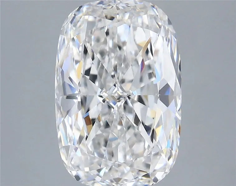 4.00ct Cushion modified Lab Grown Diamond (Colour E, Clarity VVS2, IGI Certified)