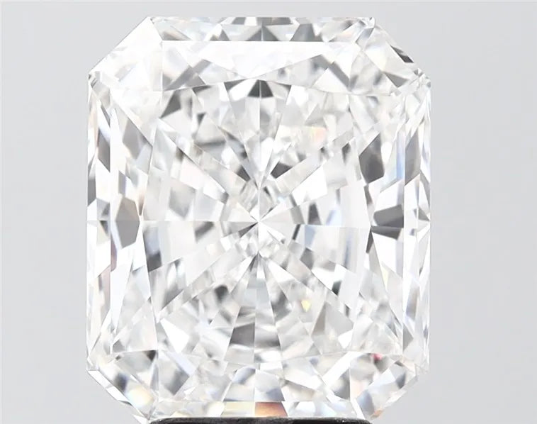 4.63ct Radiant Lab Grown Diamond (Colour E, Clarity VVS2, IGI Certified)