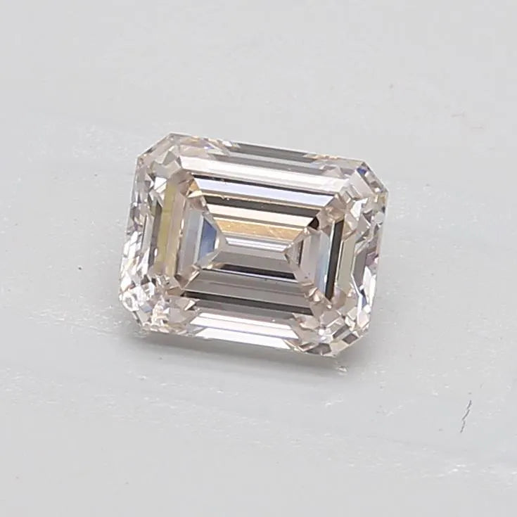 1.01ct Emerald Lab Grown Diamond (Colour K, Clarity SI2, IGI Certified)