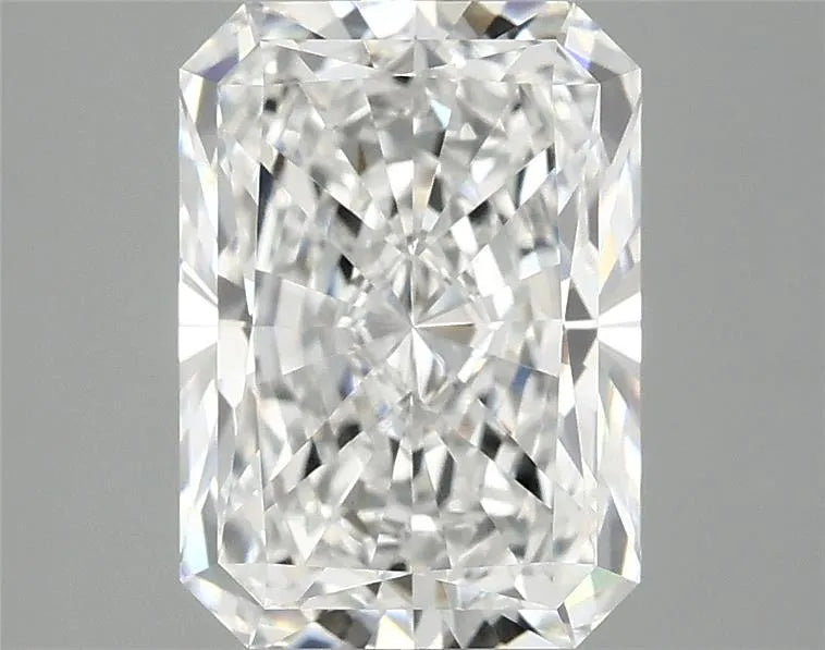 3.10ct Radiant Lab Grown Diamond (Colour E, Clarity VVS2, IGI Certified)