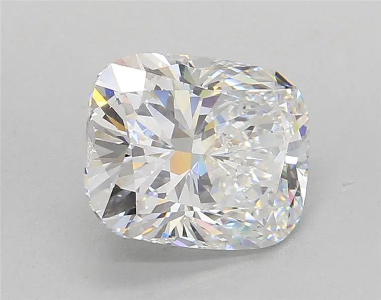 3.31ct Cushion modified Lab Grown Diamond (Colour E, Clarity VVS2, IGI Certified)