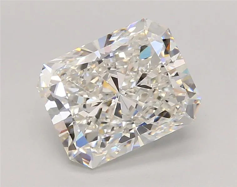3.73ct Radiant Lab Grown Diamond (Colour E, Clarity VVS2, IGI Certified)