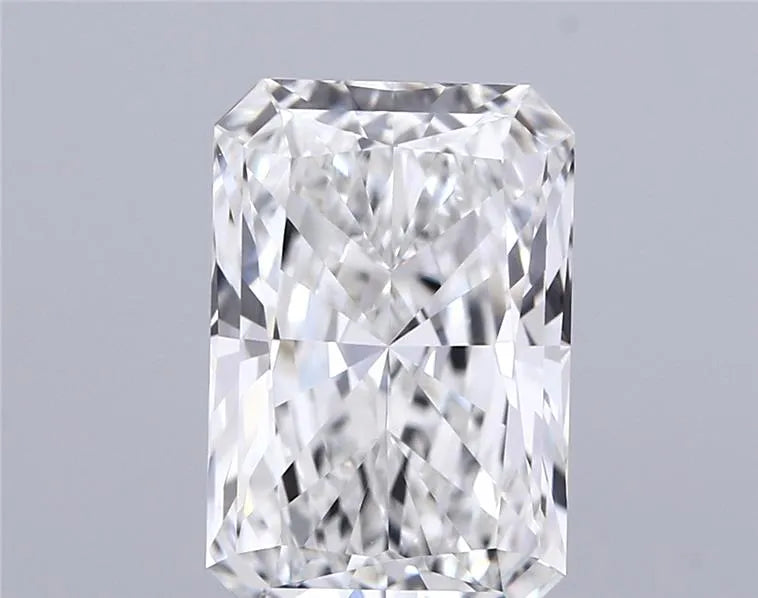4.08ct Radiant Lab Grown Diamond (Colour F, Clarity VVS1, IGI Certified)