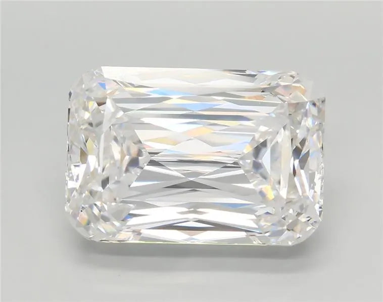 4.22ct Cushion modified Lab Grown Diamond (Colour E, Clarity VVS1, IGI Certified)