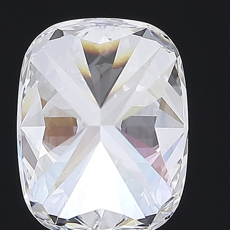 4.26ct Cushion modified Lab Grown Diamond (Colour E, Clarity VVS2, IGI Certified)